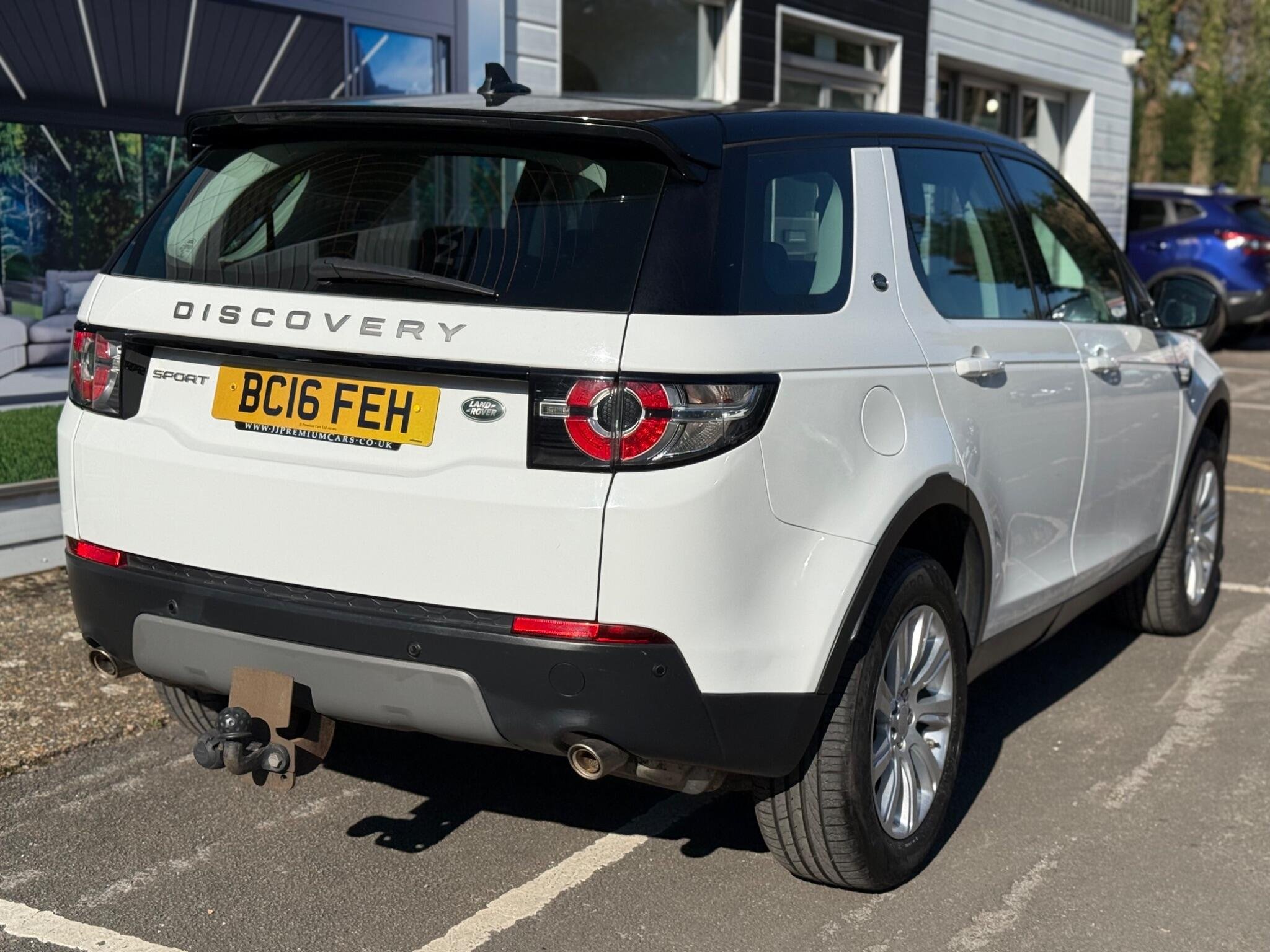 LAND ROVER DISCOVERY SPORT 2.0 TD4 SE TECH AUTO 4WD EURO 6 S S 5DR MAKE...